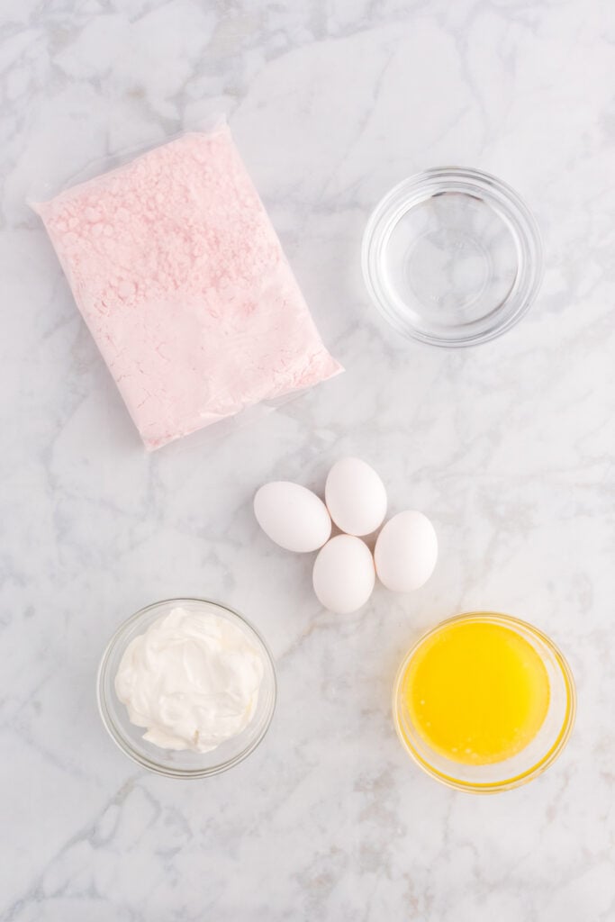 ingredients to make strawberry cake
