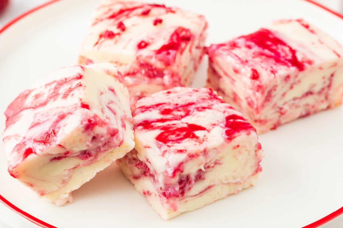 Raspberry Fudge Ripple White Chocolate Raspberry Fudge - Love Bakes Good Cakes
