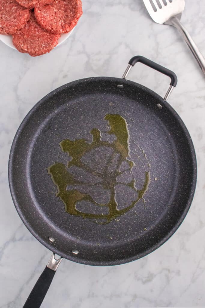 Large skillet preheated and lightly oiled.